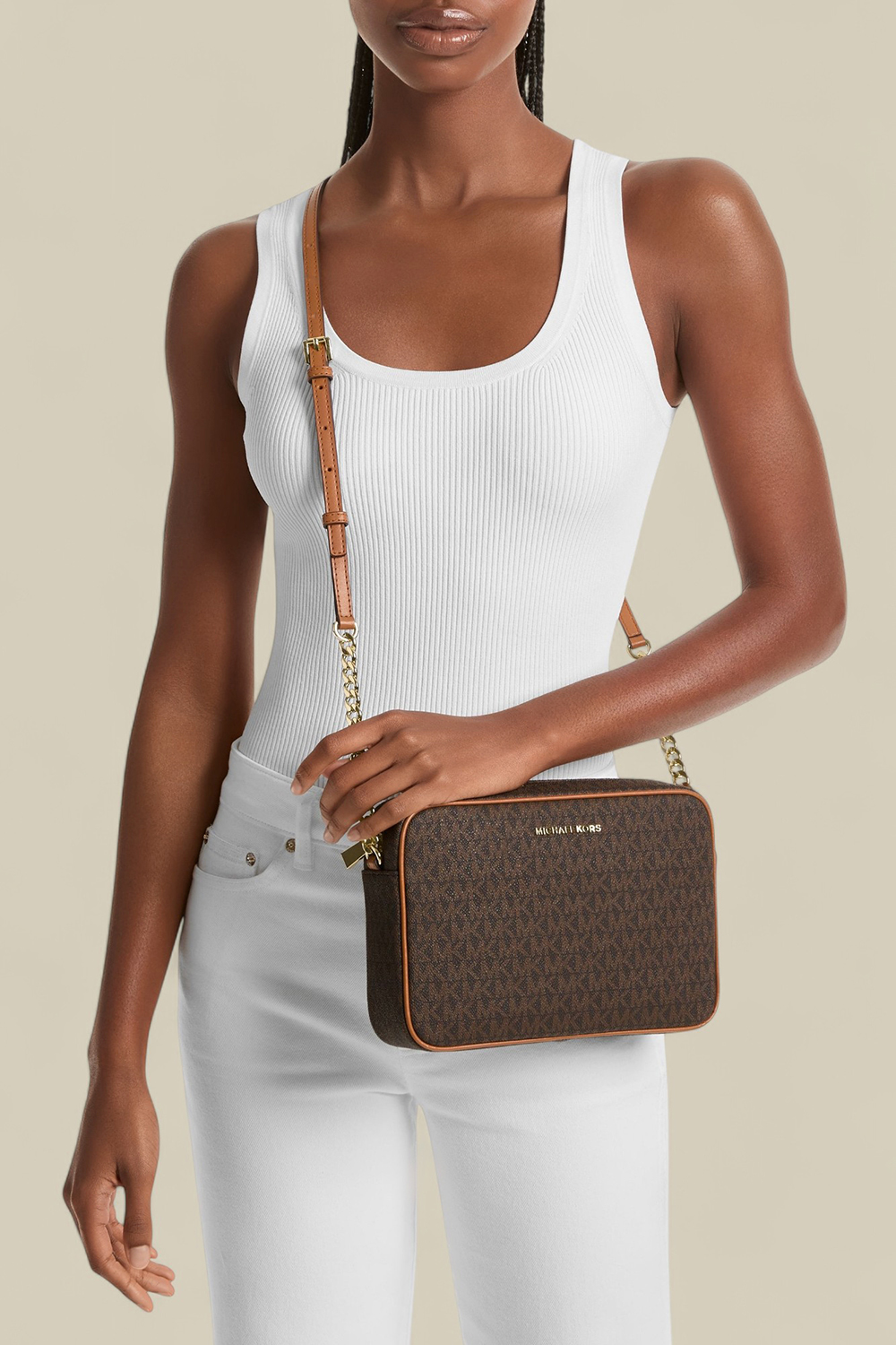 תמונת כל הלוק של תיק קרוסבודי ג`ט סט